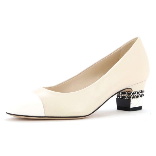 Women's Cap Toe Pumps Leather with Chain Detail